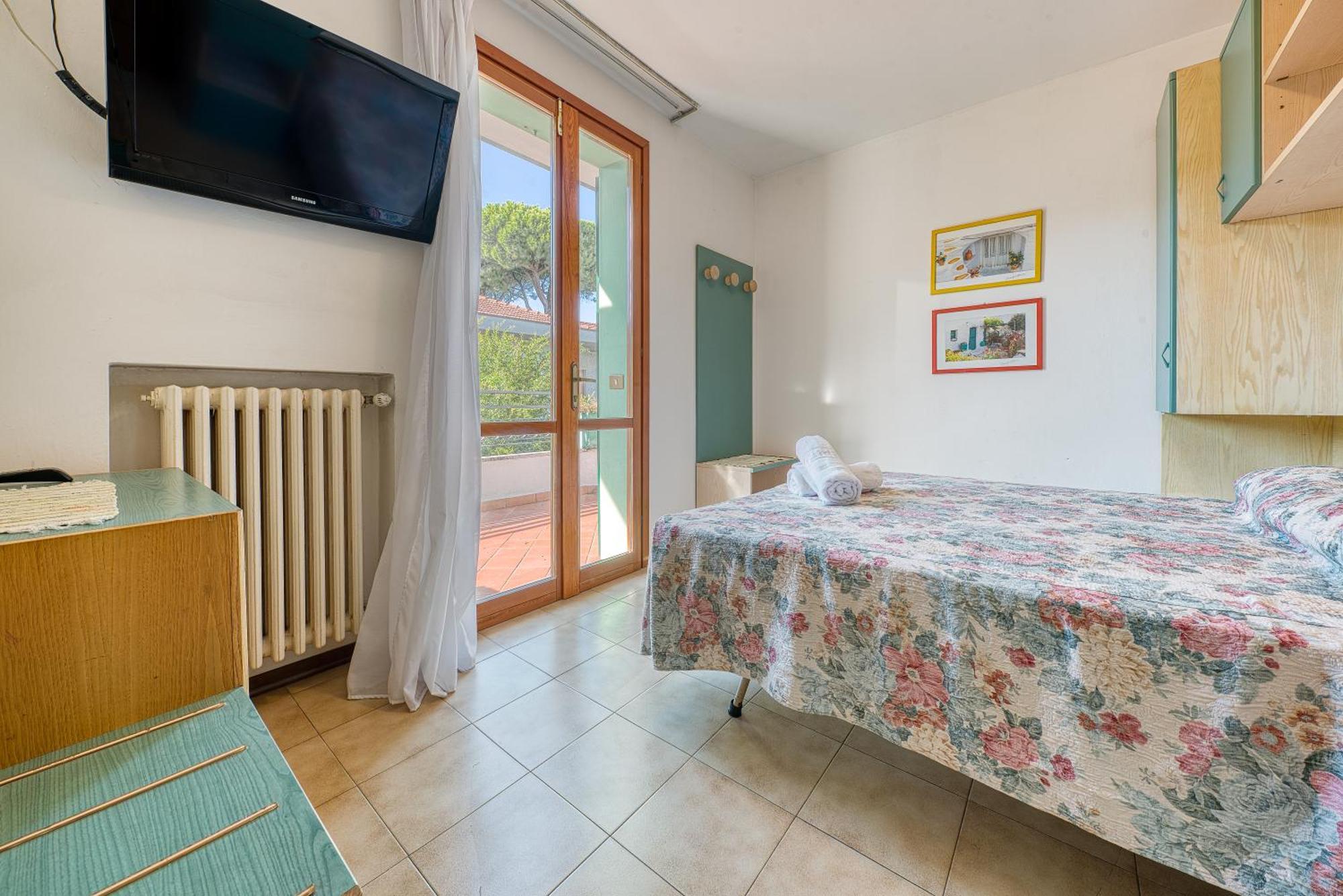 Hotel Residence Charles Rimini Bagian luar foto