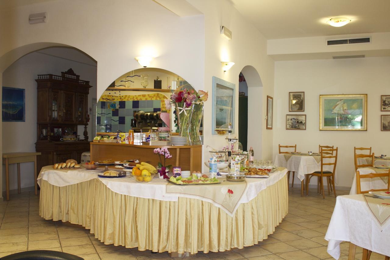 Hotel Residence Charles Rimini Bagian luar foto